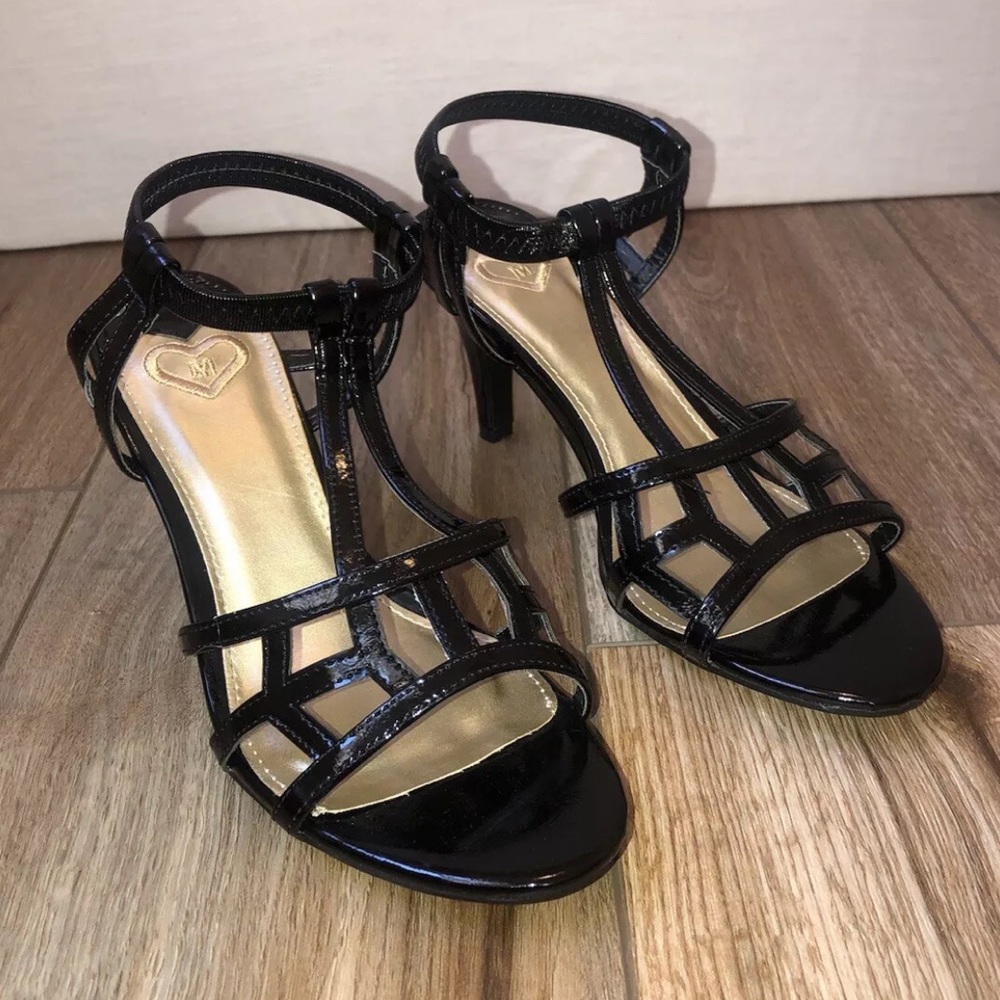 Madeline Black Patent T-Strap Heeled Sandals Womens 8M Open Toe Dress Shoes